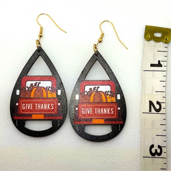 NWT Vintage Style Give Thanks Earrings Autumn Themed Drop & Dangle Wood Boutique - Picture 7 of 8
